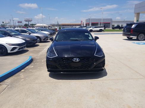 Used 2023 Hyundai Sonata SEL FWD image 2