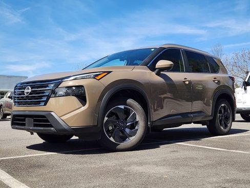 Certified 2024 Nissan Rogue SV w/ SV Premium Package FWD image 22