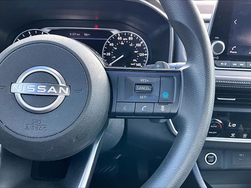Certified 2023 Nissan Rogue SV FWD image 24