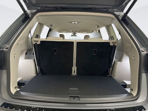 Used 2025 Volkswagen Atlas SE image 19