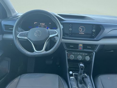 Used 2023 Volkswagen Taos SE w/ Panoramic Sunroof Package image 20