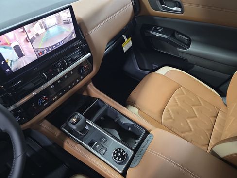 New 2026 Nissan Pathfinder Platinum w/ Cargo Package image 25