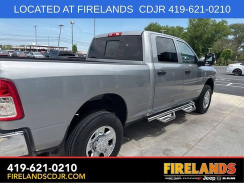 Used 2024 RAM 3500 Tradesman w/ Chrome Appearance Group AWD/4WD image 15
