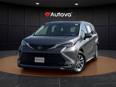 Used 2021 Toyota Sienna XLE