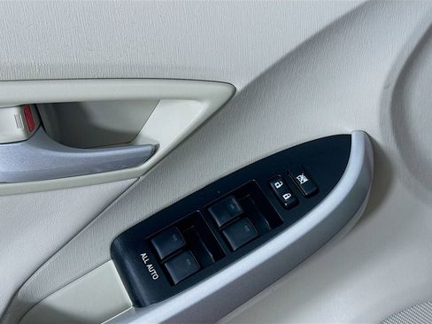 Used 2011 Toyota Prius Five image 17