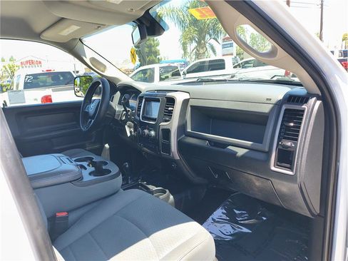 Used 2018 RAM 2500 Tradesman w/ Chrome Appearance Group AWD/4WD image 12