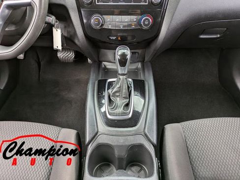 Used 2021 Nissan Rogue Sport S image 22