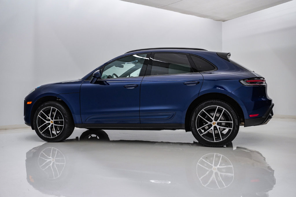 Certified 2026 Porsche Macan AWD/4WD image 2