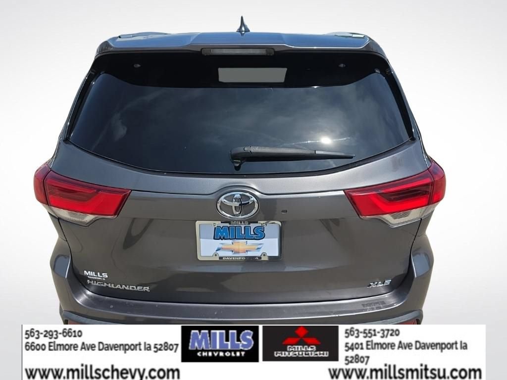 Used 2018 Toyota Highlander XLE FWD image 4