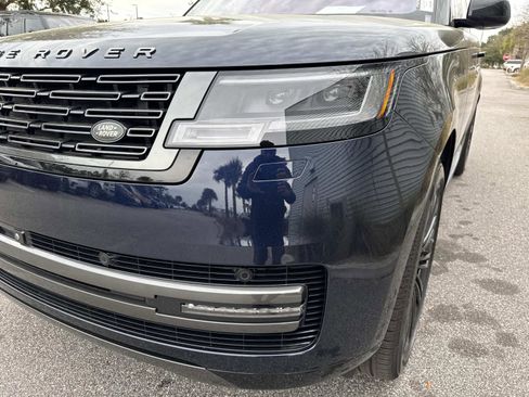 Certified 2023 Land Rover Range Rover SE image 9