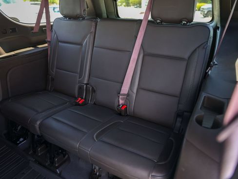 Used 2021 GMC Yukon XL Denali w/ Denali Premium Package AWD/4WD image 26