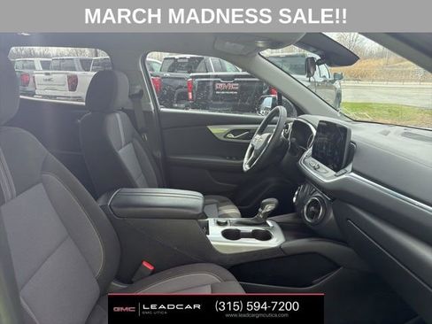 Used 2025 Chevrolet Blazer LT w/ Midnight/Sport Edition image 11