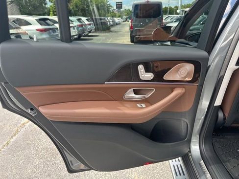New 2026 Mercedes-Benz GLS 450 4MATIC image 29