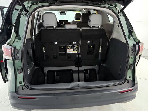Certified 2024 Toyota Sienna XLE image 19