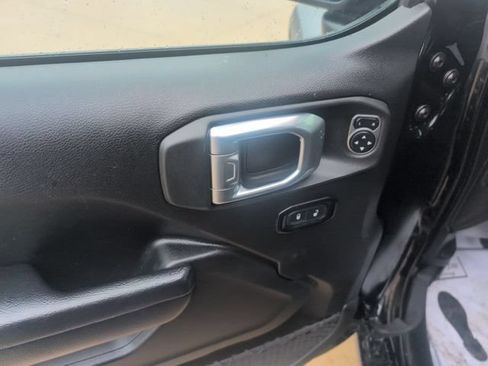 Used 2024 Jeep Wrangler Unlimited Sport AWD/4WD image 12