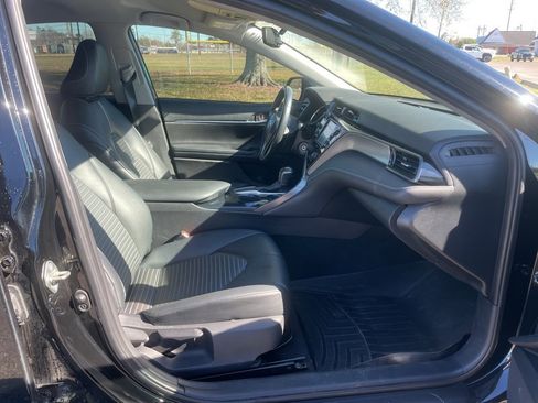 Used 2020 Toyota Camry SE image 15