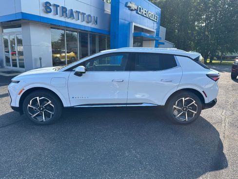 New 2025 Chevrolet Equinox EV LT image 6