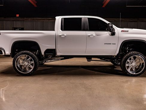 Used 2022 Chevrolet Silverado 2500 LT w/ Convenience Package image 10