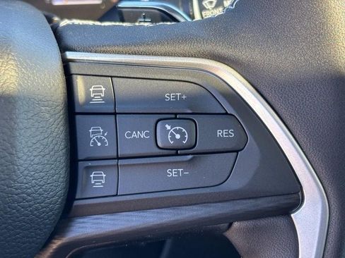 New 2025 Jeep Grand Cherokee L Altitude AWD/4WD image 14