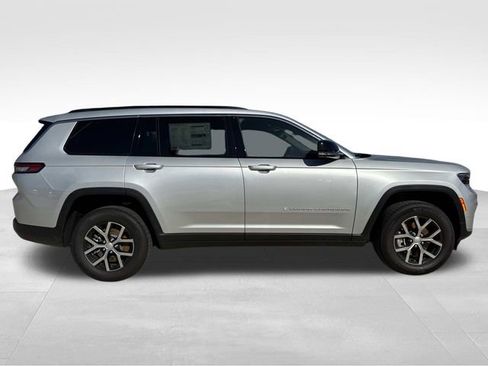 New 2025 Jeep Grand Cherokee L Limited w/ Luxury Tech Group II image 9