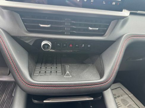 Used 2025 Ford Explorer ST-Line w/ Premium Package RWD image 17