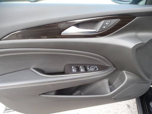 Used 2019 Buick Regal Preferred w/ Driver Confidence Package I FWD image 15