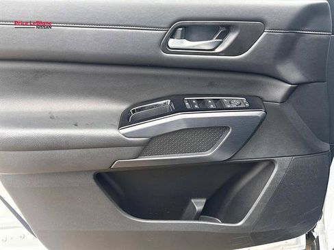 Certified 2025 Nissan Pathfinder SL AWD/4WD image 18