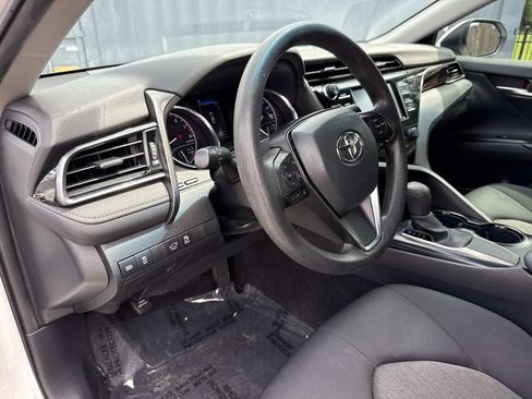 Used 2020 Toyota Camry LE w/ Convenience Package FWD image 23