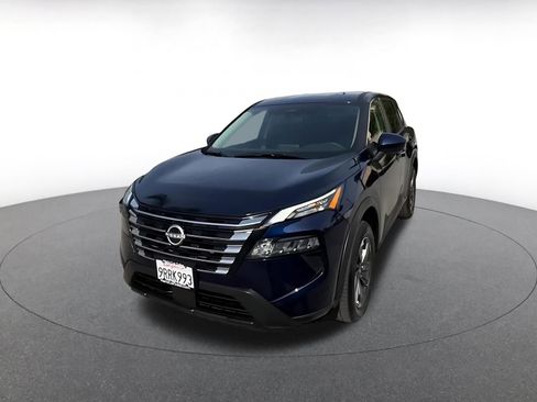 Used 2025 Nissan Rogue SV image 7