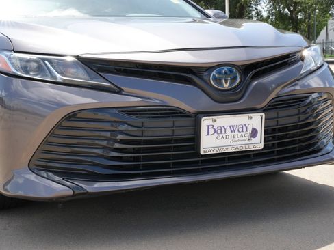 Used 2020 Toyota Camry LE FWD image 28