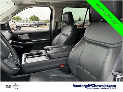 Used 2025 Ford Expedition Active AWD/4WD image 21