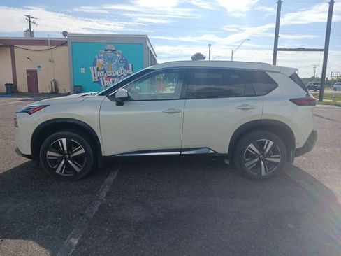Used 2021 Nissan Rogue Platinum FWD image 6