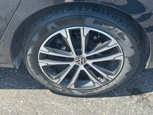 Used 2025 Volkswagen Jetta Sport FWD image 11