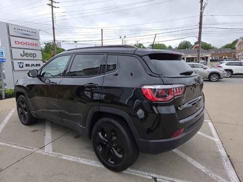Certified 2018 Jeep Compass Latitude w/ Popular Equipment Group FWD image 8