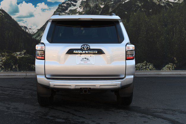 Certified 2023 Toyota 4Runner TRD Off-Road AWD/4WD image 10