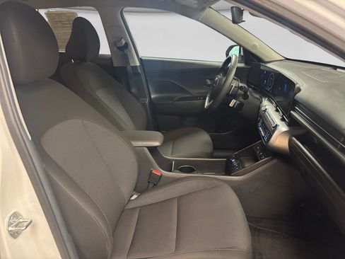 Used 2024 Hyundai Kona SEL FWD image 11