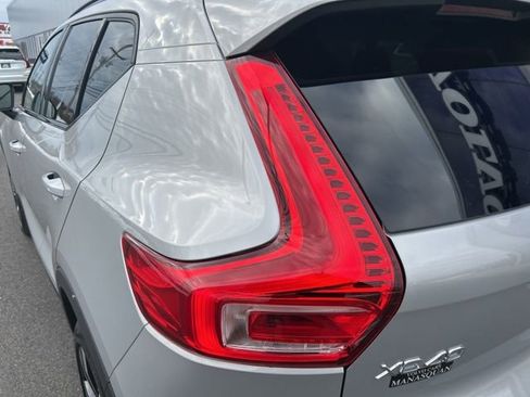 Certified 2025 Volvo XC40 B5 Plus AWD/4WD image 10