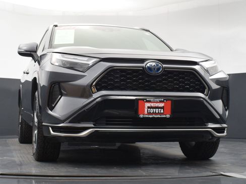 Used 2024 Toyota RAV4 SE w/ Weather & Moonroof Package image 31