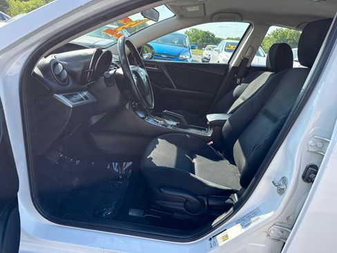 Used 2013 MAZDA MAZDA3 i SV FWD image 9