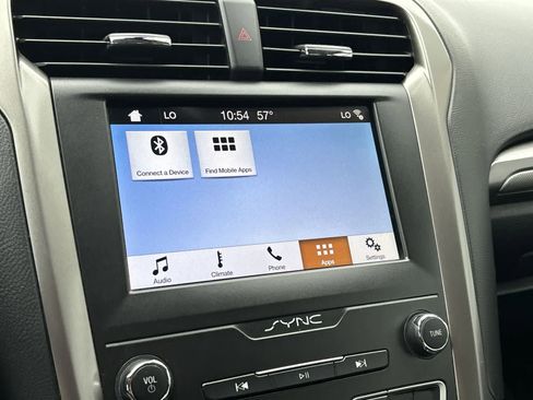 Used 2019 Ford Fusion SE AWD/4WD image 14