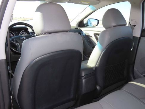 Used 2015 Hyundai Elantra Limited image 21