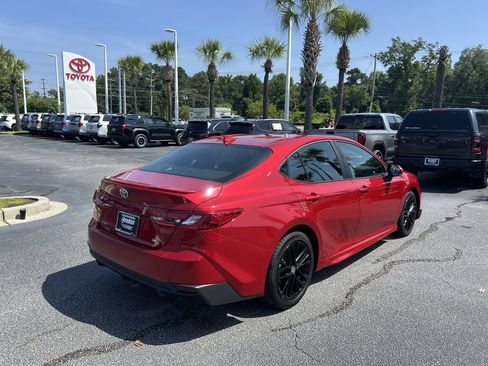 Used 2025 Toyota Camry SE FWD image 10