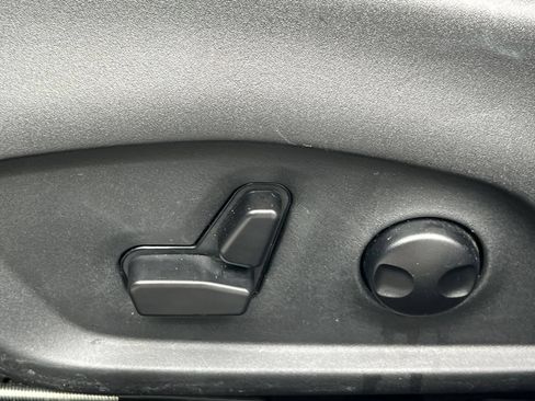 Used 2025 Jeep Compass Limited AWD/4WD image 18