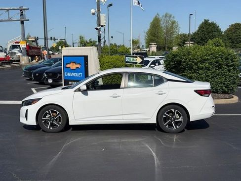 Used 2025 Nissan Sentra SV FWD image 2