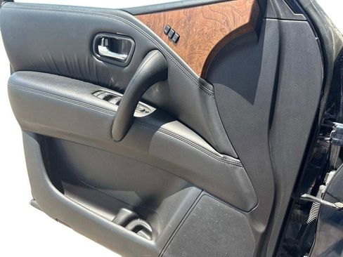 Used 2023 Nissan Armada SL w/ Captain's Chairs Package image 8