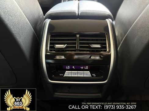 Used 2022 BMW X7 xDrive40i AWD/4WD image 17