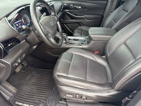 Used 2023 Chevrolet Traverse RS FWD image 14