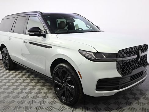 New 2026 Lincoln Navigator L Black Label AWD/4WD image 8