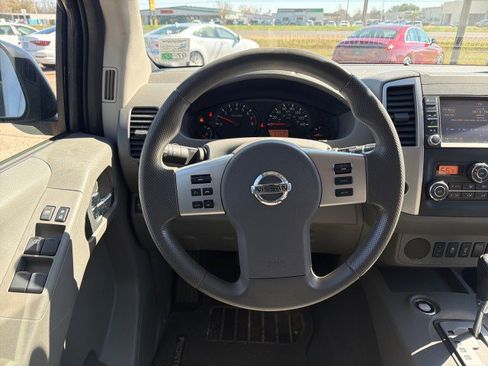 Used 2021 Nissan Frontier SV image 12