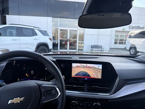 Certified 2024 Chevrolet Trax LT w/ Driver Confidence Package image 27